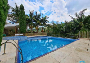 GUATAPE / Hermosa Finca con Piscina